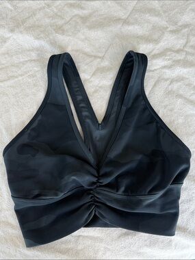 Alo “wild thing” bra in black camo